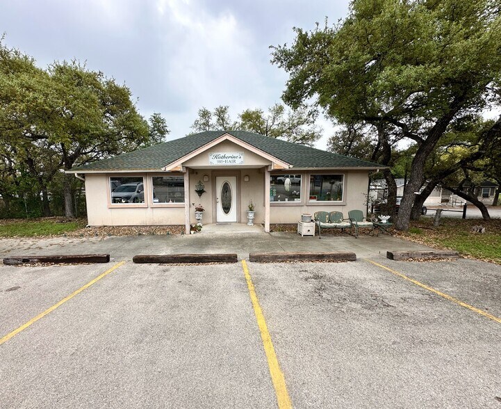 188 Canyon Bnd, Canyon Lake, TX à vendre - Photo de l’immeuble – Image 2 sur 10