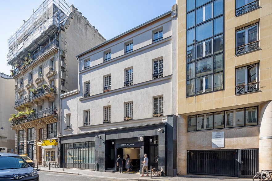 19 Rue Des Petites Ecuries, Paris à louer - Photo de l’immeuble – Image 2 sur 2