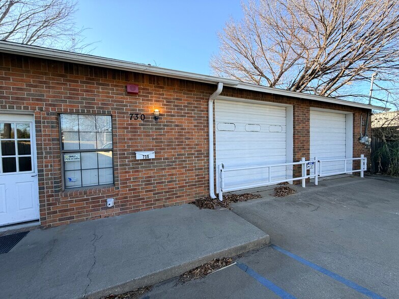 730 Wainwright St, Denton, TX à louer - Photo de l’immeuble – Image 3 sur 14