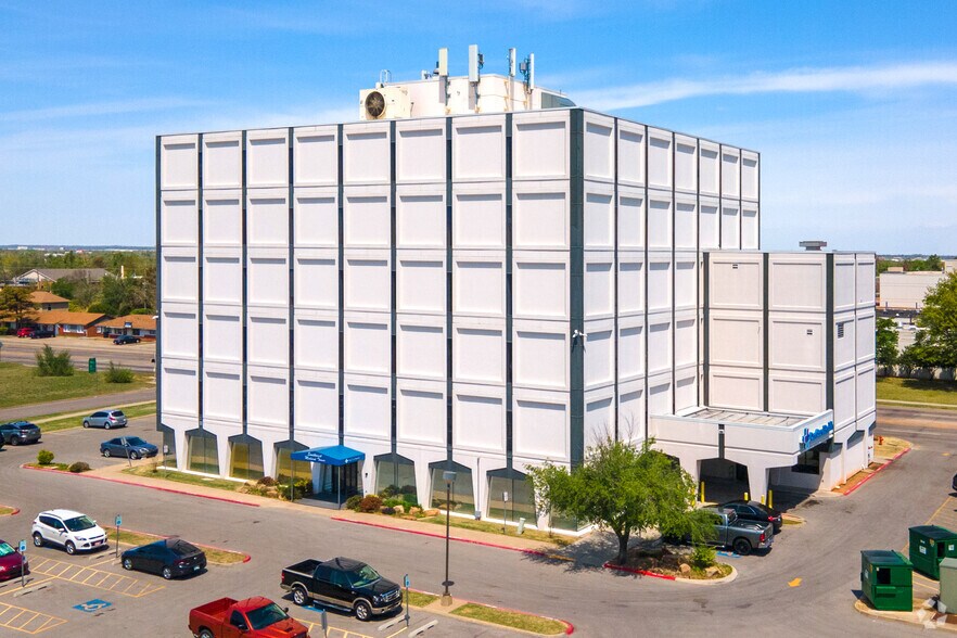 1044 SW 44th St, Oklahoma City, OK à vendre - Photo principale – Image 1 sur 13