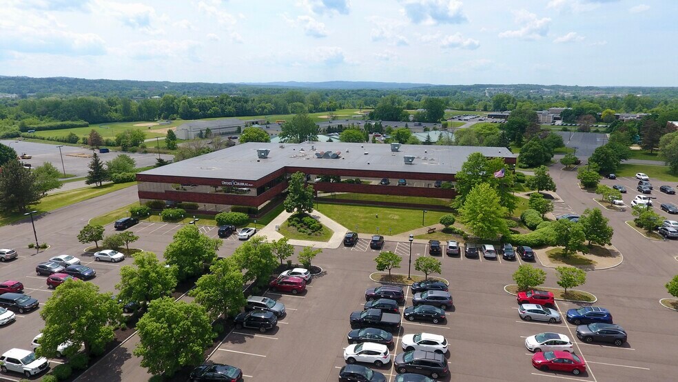 125 Business Park Dr, Utica, NY à louer - Photo de l’immeuble – Image 1 sur 2