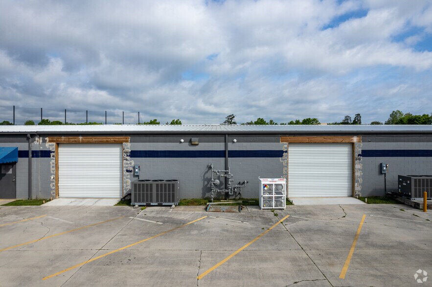 10425-10425 Lexington Dr, Knoxville, TN à louer - Photo de l’immeuble – Image 3 sur 5