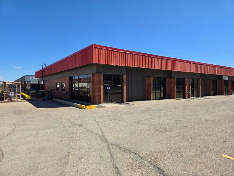 5580 45 St, Red Deer, AB à louer - Photo de l’immeuble – Image 1 sur 16