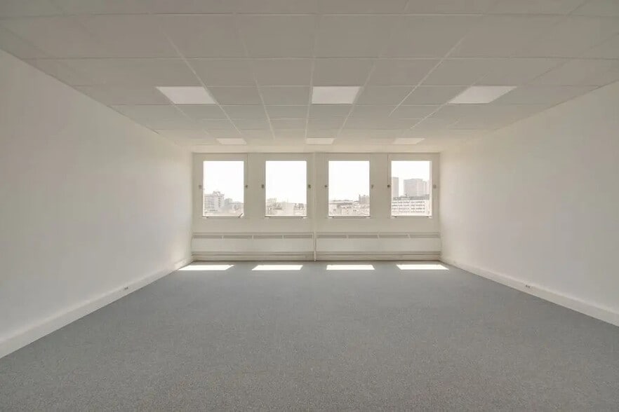 58 Rue Du Dessous Des Berges, Paris à louer - Photo de l’immeuble – Image 3 sur 6