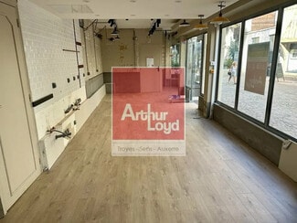 Plus de détails pour Local commercial à louer