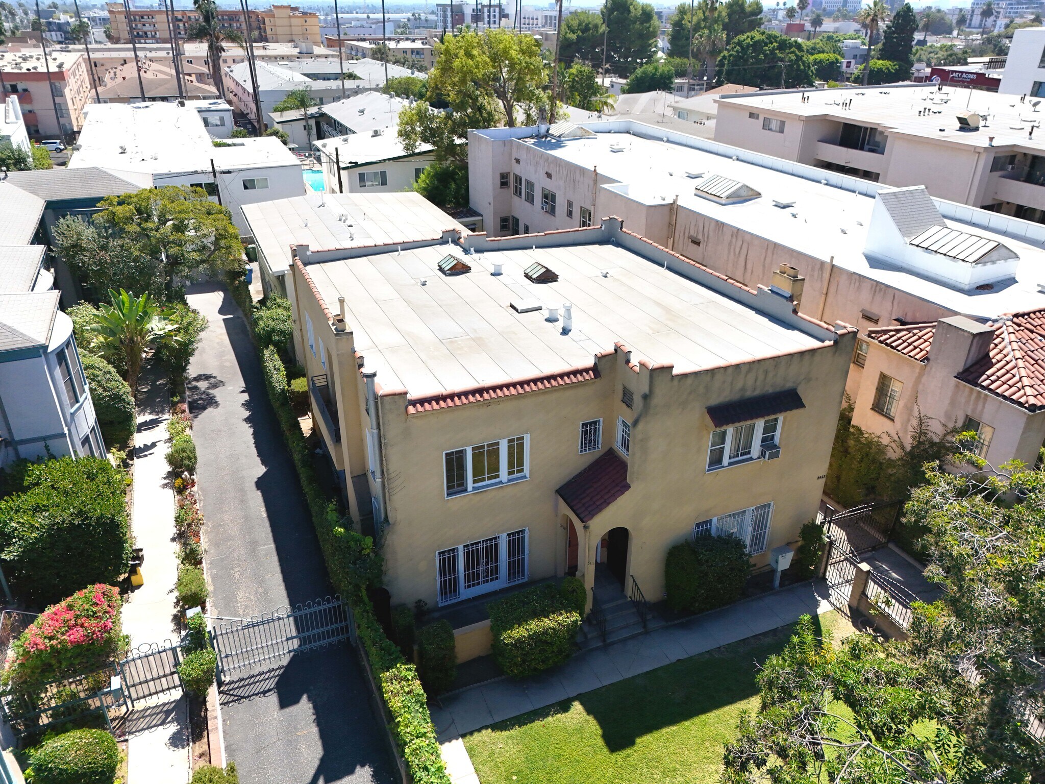 5418 Franklin Ave, Los Angeles, CA à vendre Photo principale– Image 1 sur 9