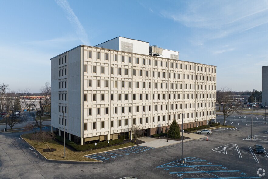 3103 Executive Pky, Toledo, OH à louer - Photo de l’immeuble – Image 2 sur 22