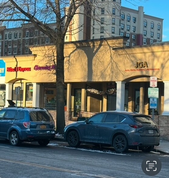 215 North Ave, New Rochelle, NY à vendre - Photo de l’immeuble – Image 2 sur 4