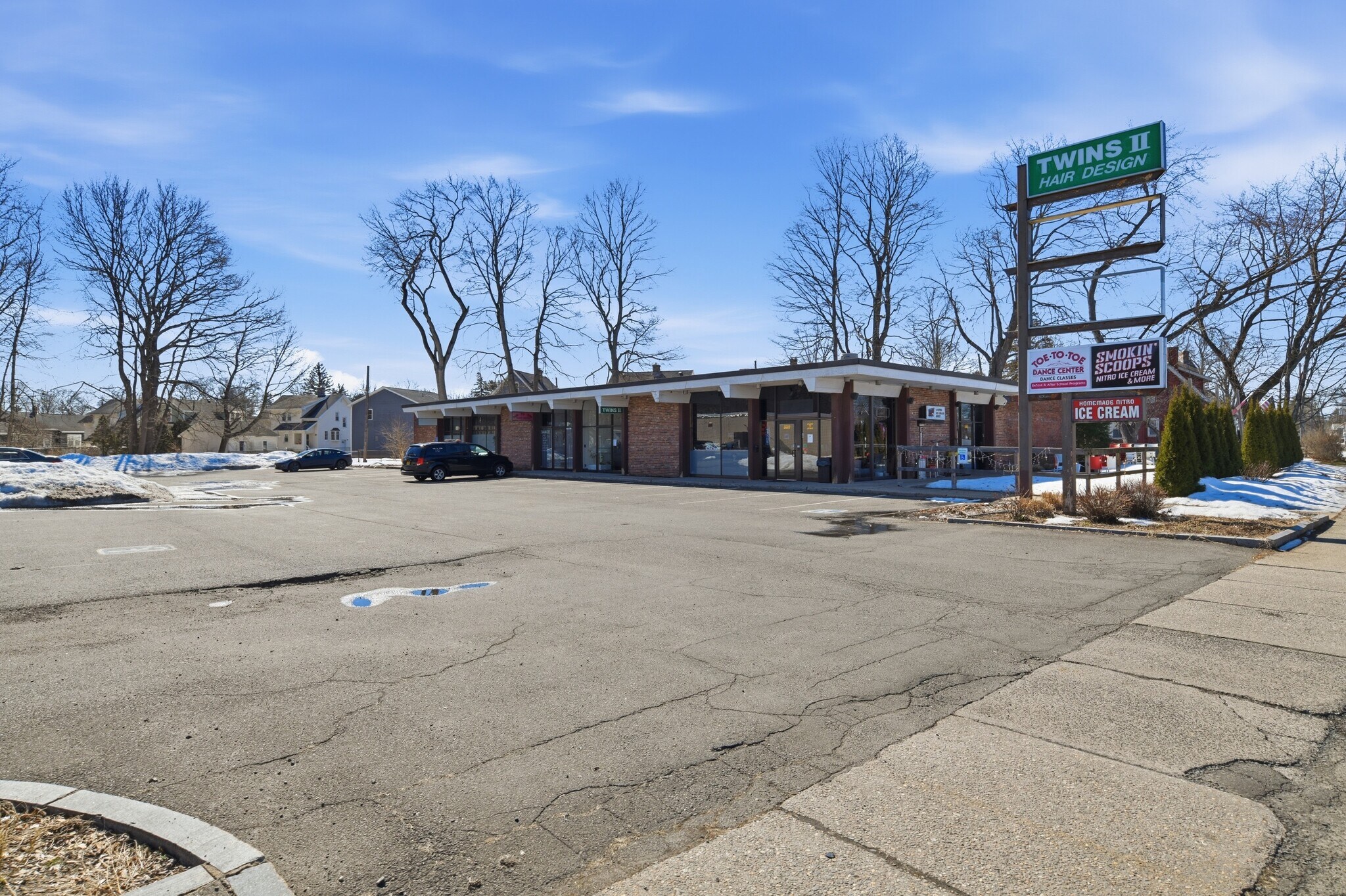 1399 Westfield St, West Springfield, MA à louer Photo principale– Image 1 sur 15