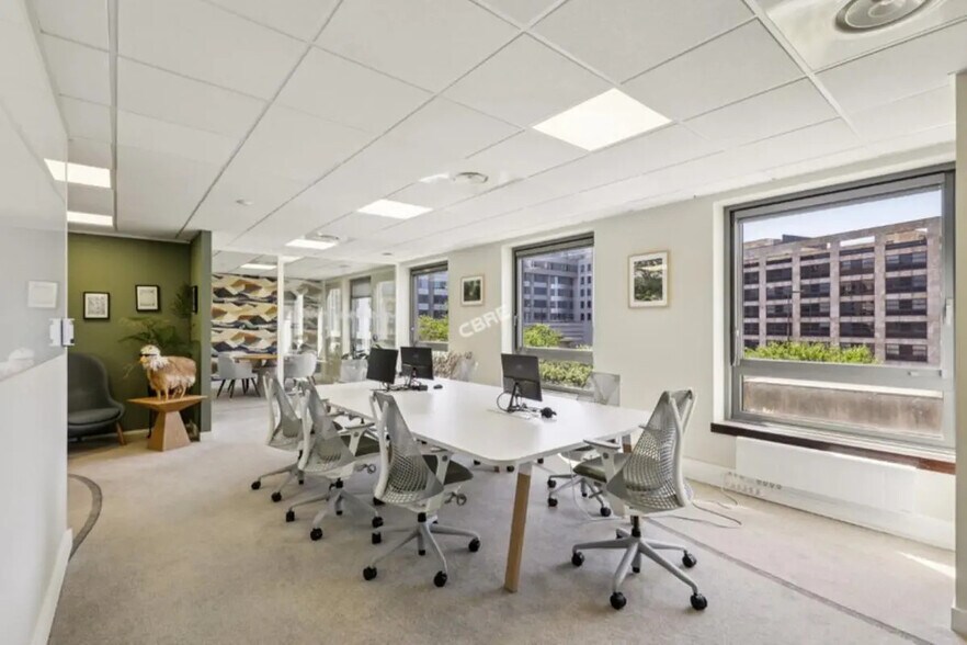 Bureau dans Rueil-Malmaison à vendre - Photo de l’immeuble – Image 3 sur 14
