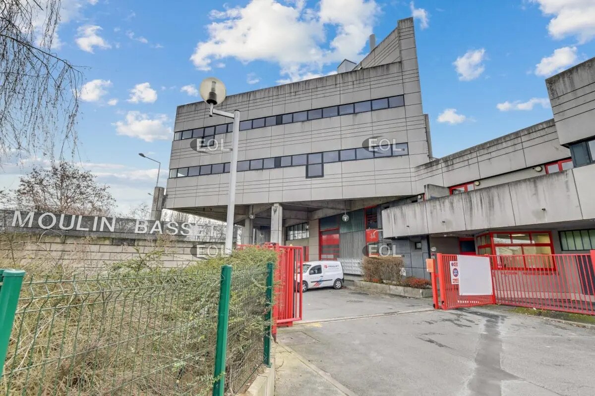 Local d’activités dans Saint-Denis à louer Photo de l’immeuble– Image 1 sur 18