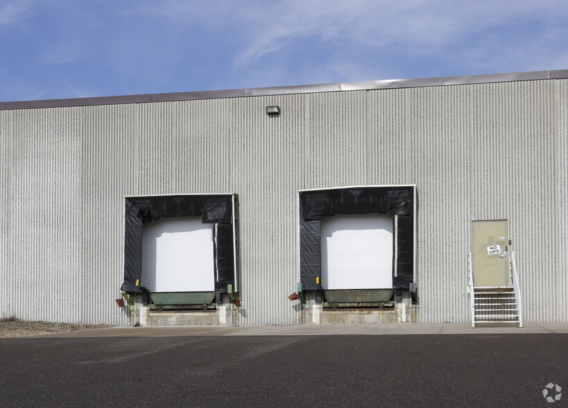 1325 S Frandsen Ave S, Rush City, MN à louer - Photo de l’immeuble – Image 2 sur 21