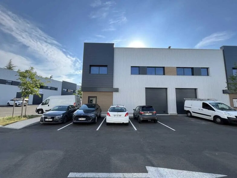84 Avenue De La Poterie, La Tour-de-Salvagny à louer - Photo de l’immeuble – Image 3 sur 28
