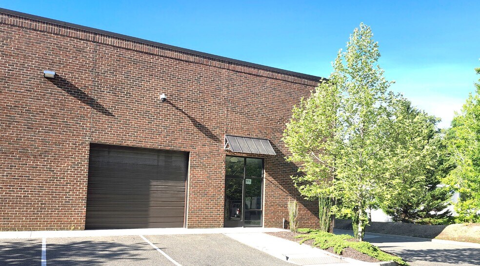 1560-1578 Oakbridge Dr, Midlothian, VA à louer - Photo de l’immeuble – Image 2 sur 3