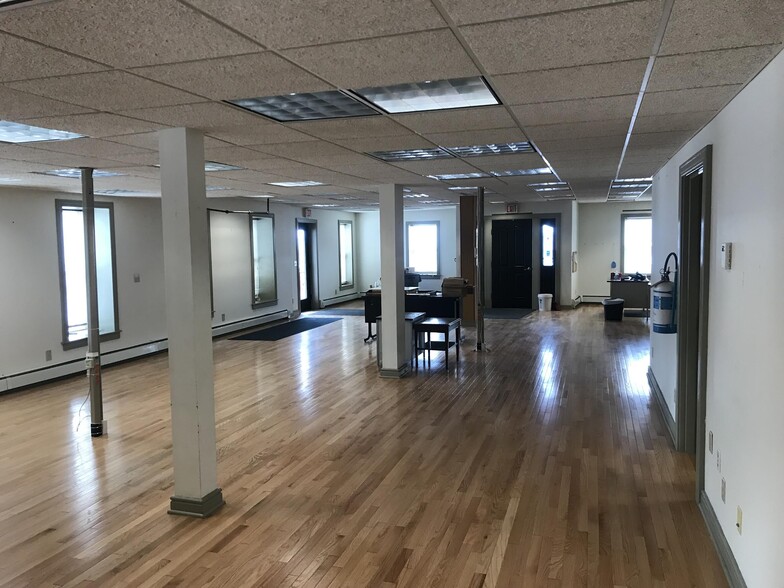 11 Maple Ave, Hamilton, NY à louer - Photo de l’immeuble – Image 3 sur 4