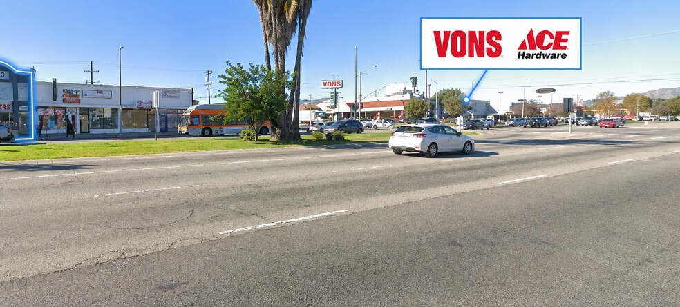 10243 Sepulveda Blvd, Mission Hills, CA à vendre - Photo de l’immeuble – Image 3 sur 7