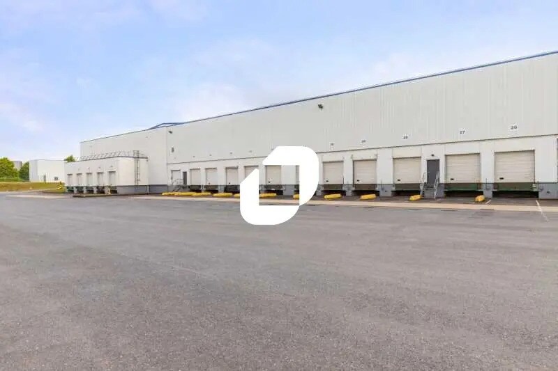 Industriel/Logistique dans Raillencourt-Sainte-Olle à louer - Photo de l’immeuble – Image 1 sur 7