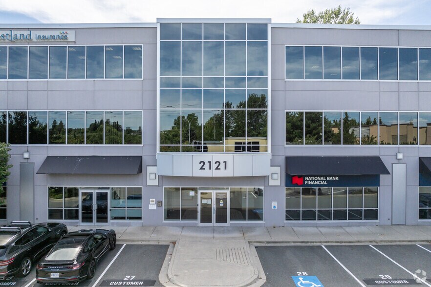 2121 160 St, Surrey, BC à louer - Photo de l’immeuble – Image 2 sur 3