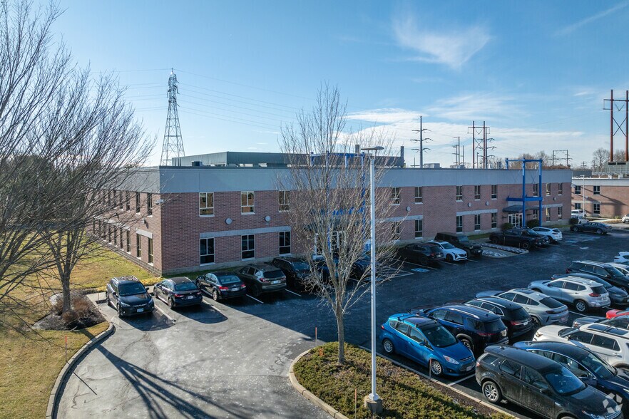 900 Highland Corporate Dr, Cumberland, RI à vendre - Photo de l’immeuble – Image 2 sur 4