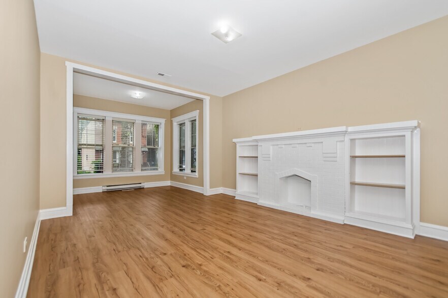 1509 E 69th Pl, Chicago, IL à vendre - Photo intérieure – Image 2 sur 32