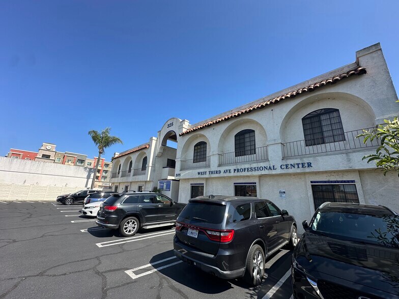 325 W 3rd Ave, Escondido, CA à louer - Photo de l’immeuble – Image 2 sur 7