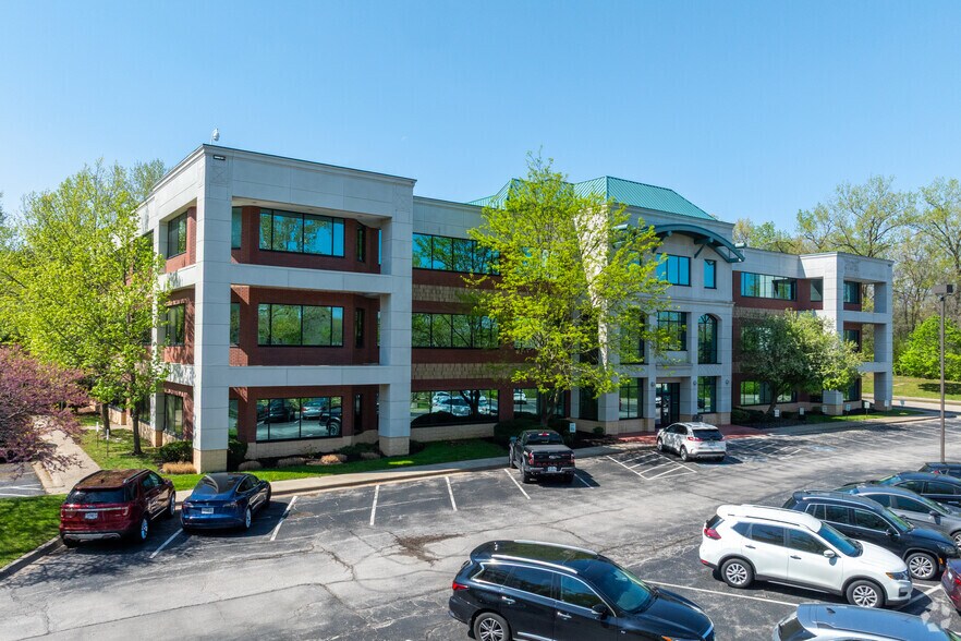 4770 N Belleview Ave, Kansas City, MO à louer - Photo de l’immeuble – Image 2 sur 8