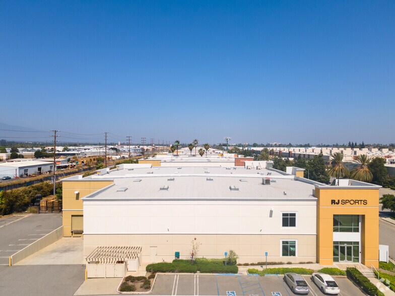 1783 W 2nd St, Pomona, CA à louer - Photo de l’immeuble – Image 3 sur 6