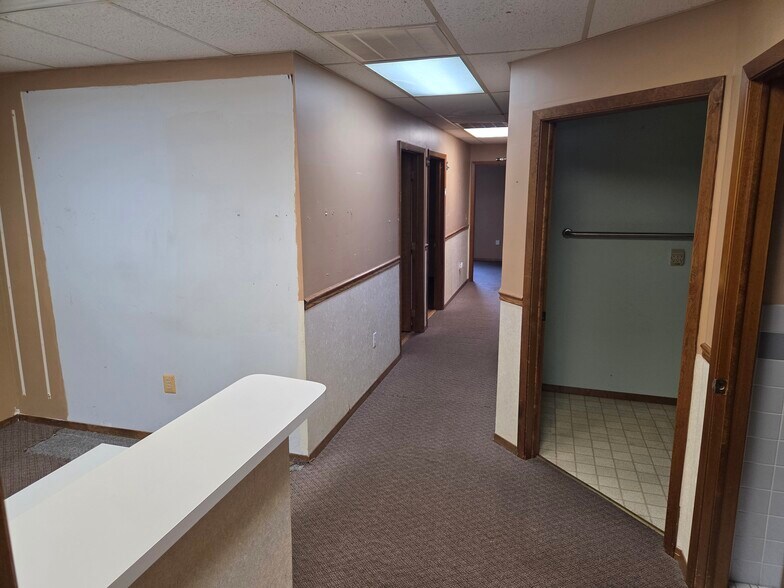 1163 Route 37 West, Toms River, NJ à vendre - Photo intérieure – Image 3 sur 6