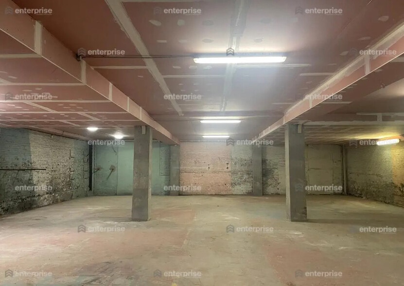 Local d'activités dans Saint-Quentin à vendre - Photo de l’immeuble – Image 2 sur 4