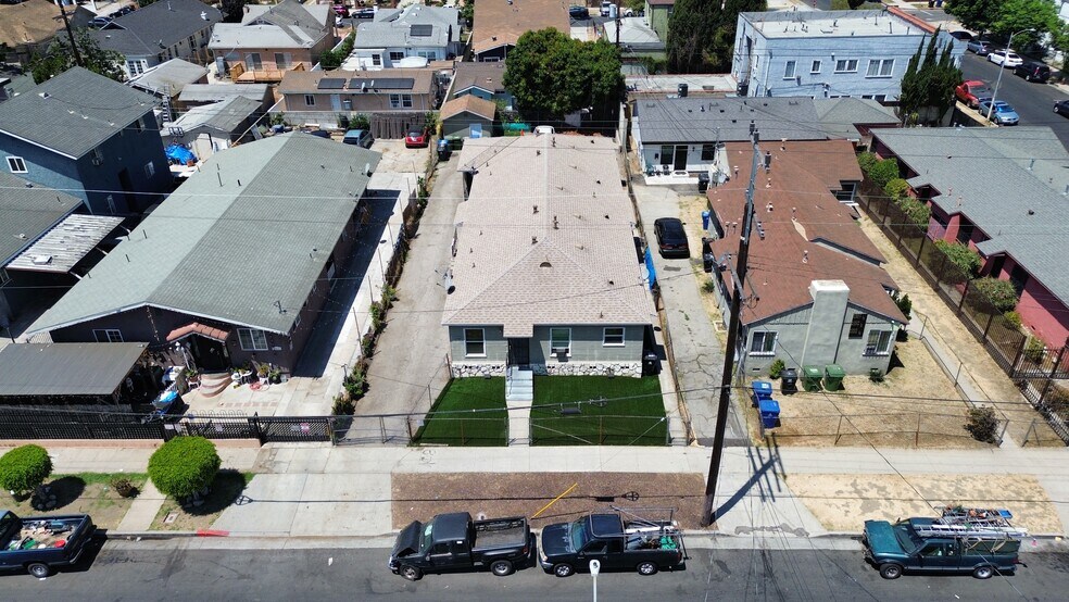 4311 S Kansas Ave, Los Angeles, CA à vendre - Photo de l’immeuble – Image 2 sur 10