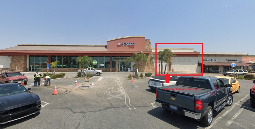 685 W Foothill Blvd, Upland, CA à louer - Photo de l’immeuble – Image 2 sur 9