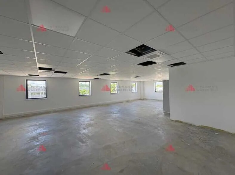 Bureau dans Châtenoy-le-Royal à louer - Photo de l’immeuble – Image 3 sur 4