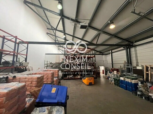 Plus de détails pour 70 Rue Ambroise Croizat, Saint-Denis - Bureau, Local d'activités à louer