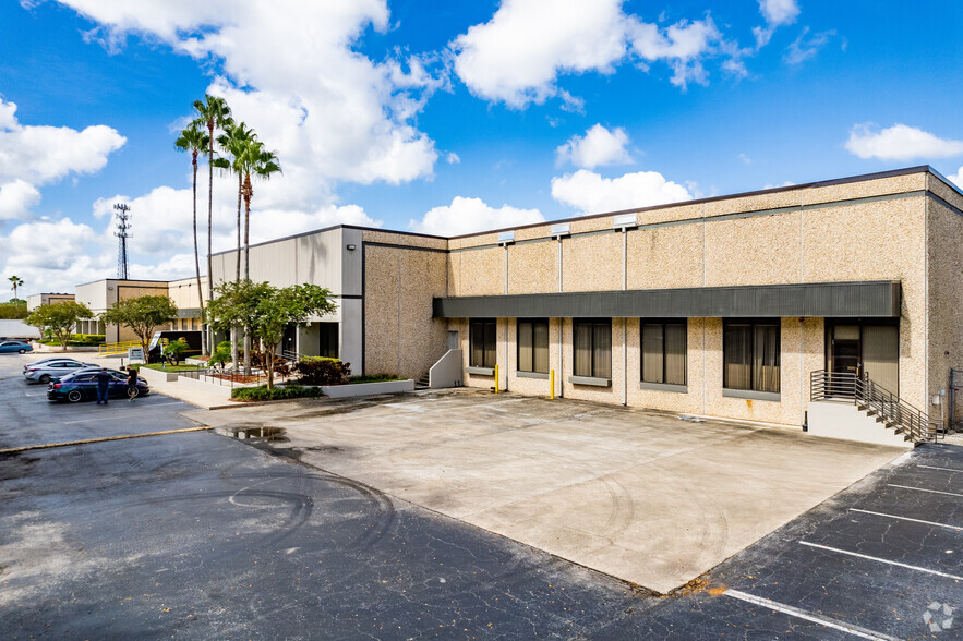 7550-7584 Brokerage Dr, Orlando, FL à louer - Photo principale – Image 2 sur 6