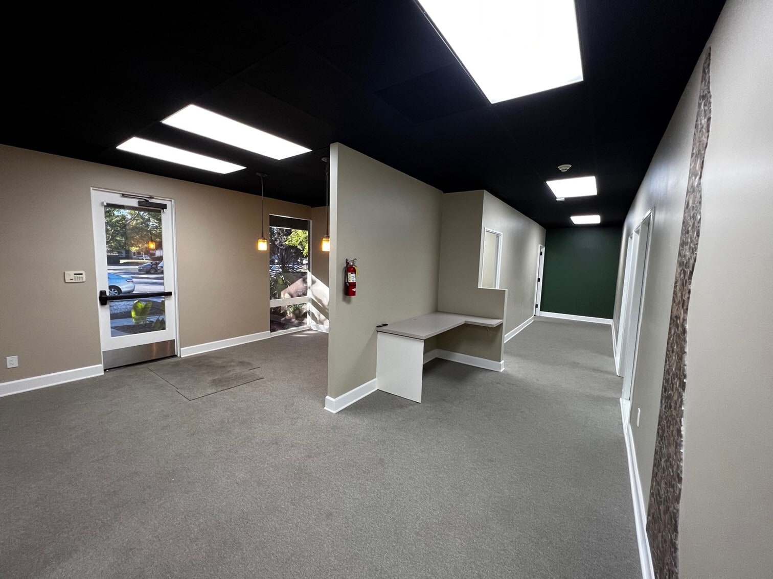 1516 Brookhollow Dr, Santa Ana, CA à louer Photo intérieure– Image 1 sur 8