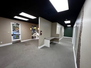 1516 Brookhollow Dr, Santa Ana, CA à louer Photo intérieure– Image 1 sur 8
