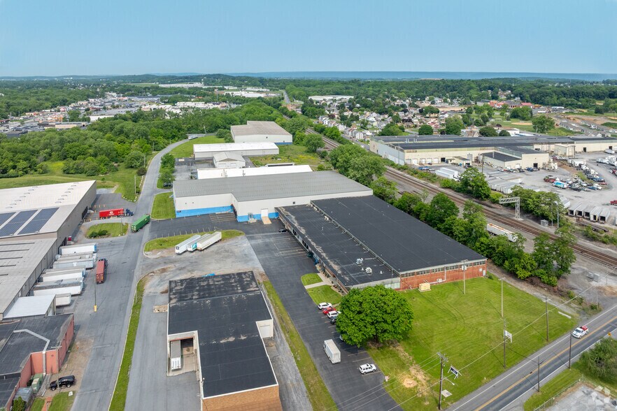 225 N 16th St, Lebanon, PA à louer - Aérien – Image 1 sur 15