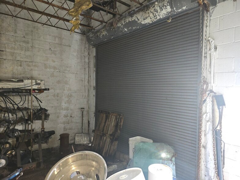 86-90 Elinor Ave, Akron, OH à vendre - Photo de l’immeuble – Image 3 sur 8