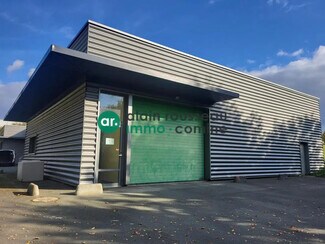 Plus de détails pour Local d'activités à louer