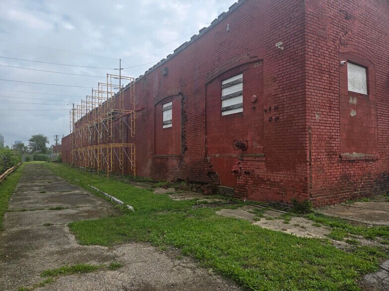 1703 Madison Ave, Indianapolis, IN à vendre - Photo de l’immeuble – Image 3 sur 5