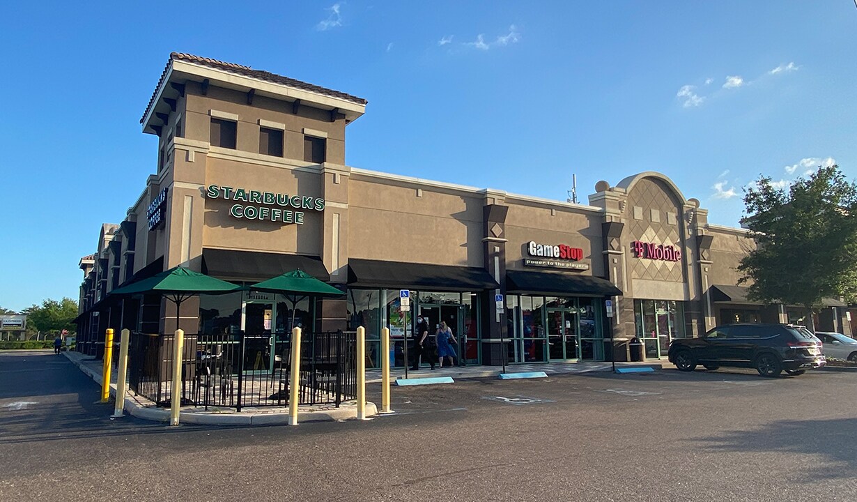 19063 Causeway Blvd, Brandon, FL à louer Photo de l’immeuble– Image 1 sur 5