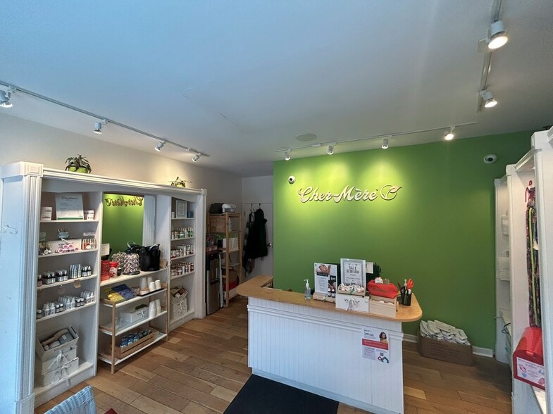 68 Brock St, Kingston, ON à louer - Photo de l’immeuble – Image 1 sur 6