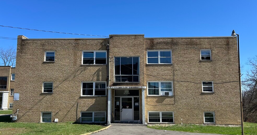 3301 Camvic Ter, Cincinnati, OH à vendre - Photo de l’immeuble – Image 2 sur 5