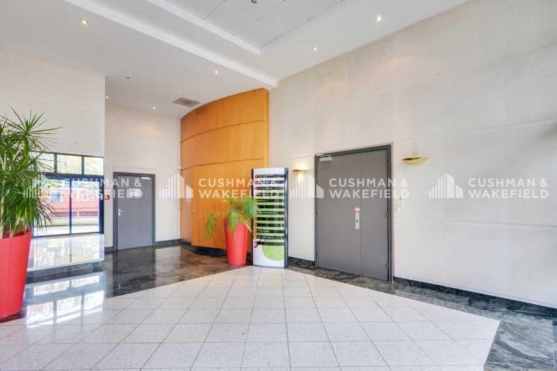 1 Chemin Jean-Marie Vianney, Écully à louer - Hall d’entrée – Image 1 sur 5