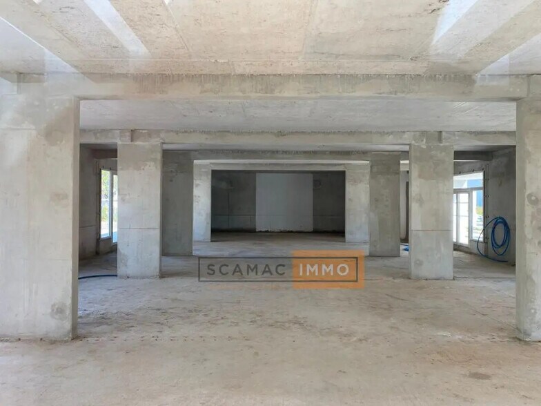 Local commercial dans Hyères à vendre - Photo de l’immeuble – Image 3 sur 5
