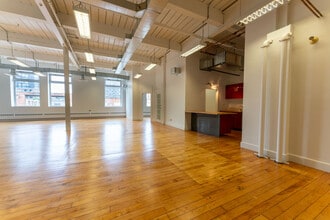 219 Dufferin St, Toronto, ON à louer Photo de l’immeuble– Image 1 sur 7