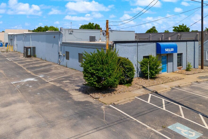4415 Poplar Level Rd, Louisville, KY à vendre - Photo de l’immeuble – Image 2 sur 13
