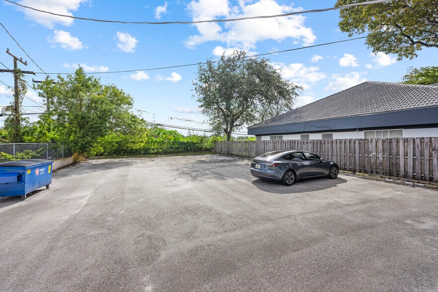 6190 NW 11th St, Sunrise, FL à vendre - Photo de l’immeuble – Image 3 sur 26
