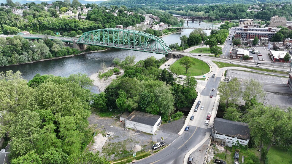 295 N Delaware Dr, Easton, PA à louer - Photo de l’immeuble – Image 3 sur 10