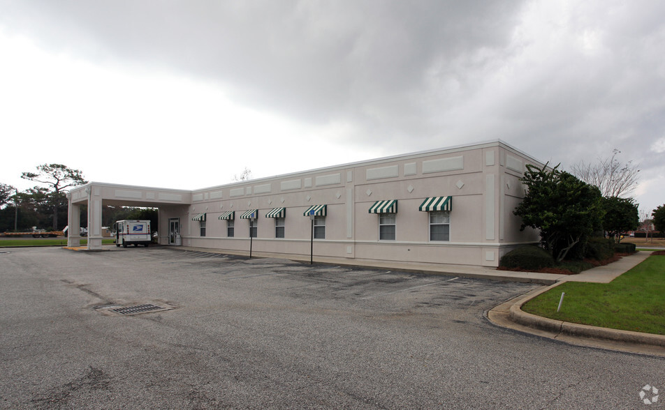 400 Milestone Blvd, Cantonment, FL à vendre - Photo principale – Image 1 sur 2